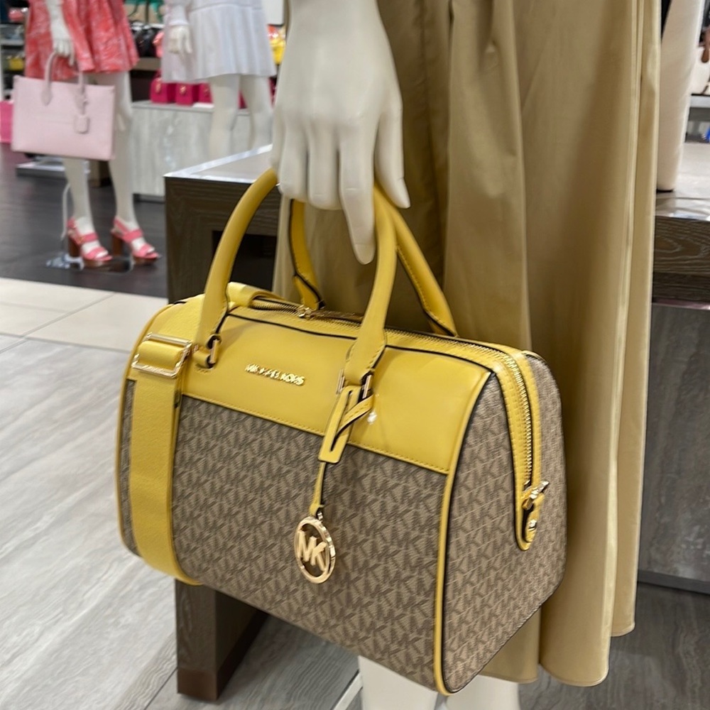 Michael Kors med Duffel Travel Leather/Coated
35S2GTFU2B
DAFFODIL
MD DUFFLE
NWT - Picture 11 of 16